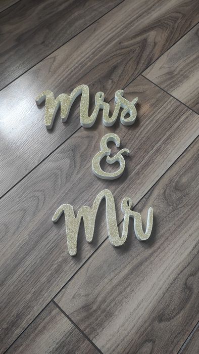 Napis na stół mrs&mr