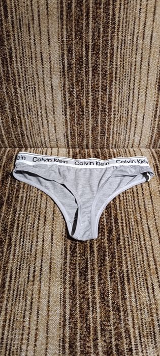 Sprzedam stringi Calvin klein nowe
