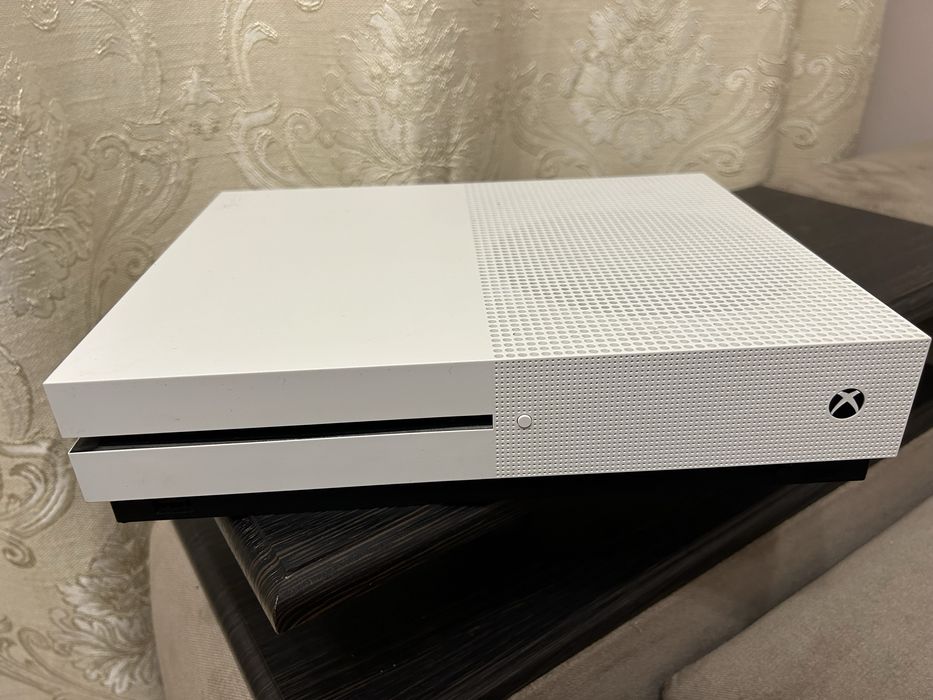 Xbox One S 512гб