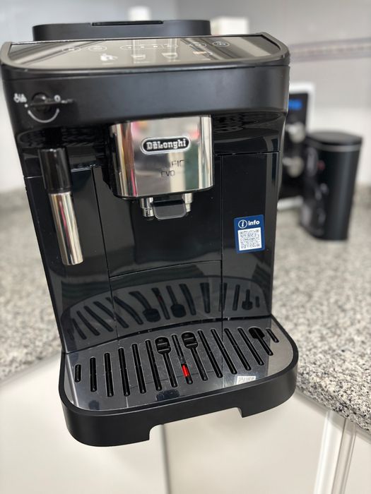 Máquina café Delonghi Magnífica Evo