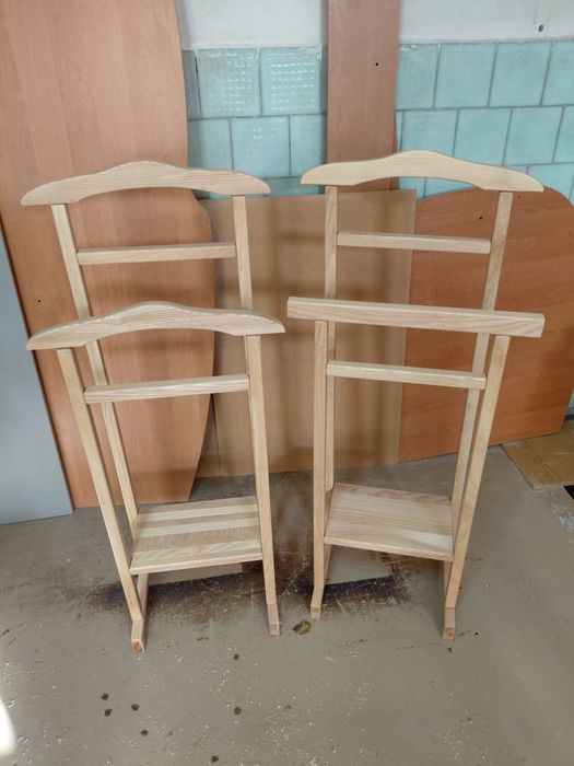 Вішачок підлоговий дерев'яний. Стійка для одягу