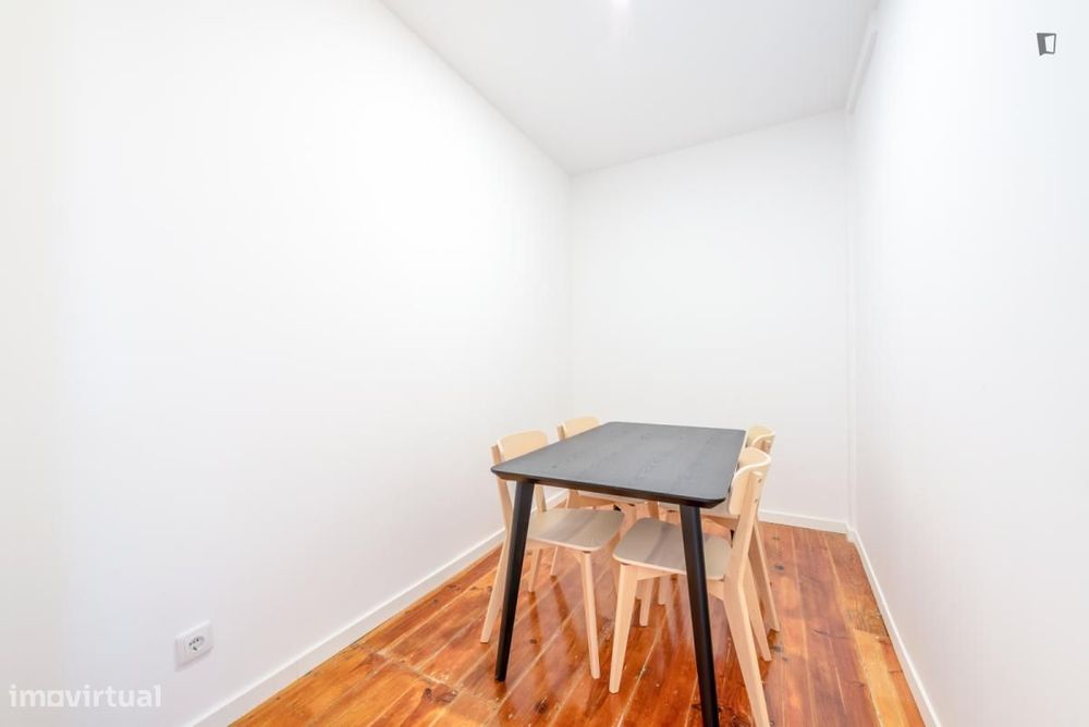 Quarto - localizado em Mouraria Lisbon