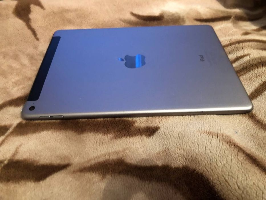 Продаю планшет Apple Ipad Air 2