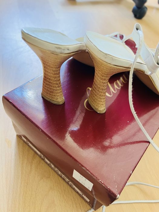 Buty wiązane białe 39 na specjalne okazje
