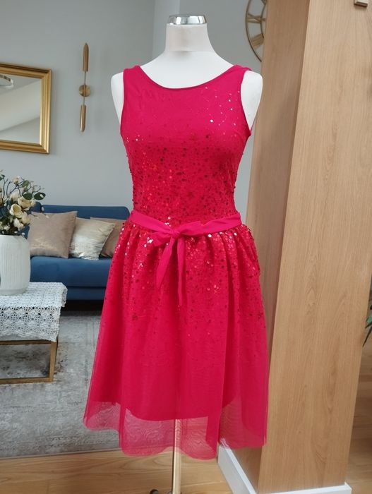 Sukienka czerwona  rozmiar 170 lub S dla dziewczynki Destination. W pa