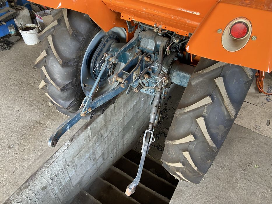 Міні трактор Японський Kubota L2002 з куном та фрезою