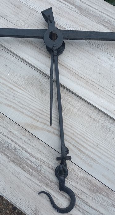 Antiga Balança de braços em ferro forjado,largura 82cm,altura 60cm