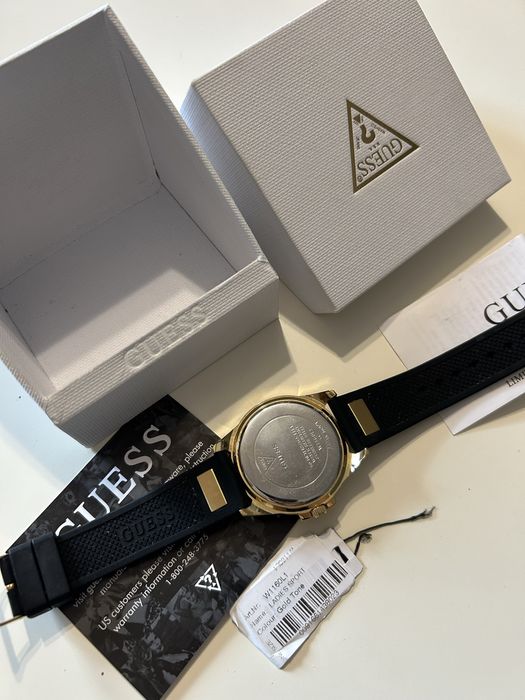 Zegarek Guess W1160L1 czarny złoty z kryształkami na silikonowym pasku