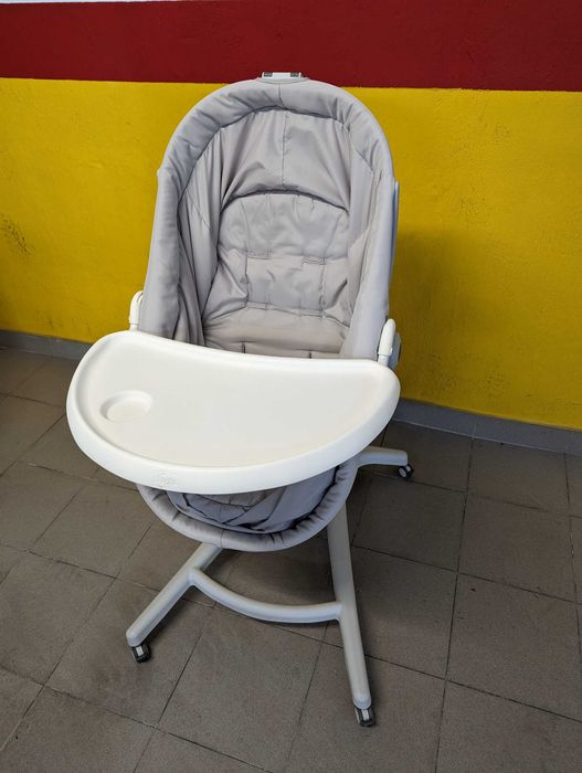 Chicco Baby Hug 4 em 1 como novo (com colchão e kit refeição)