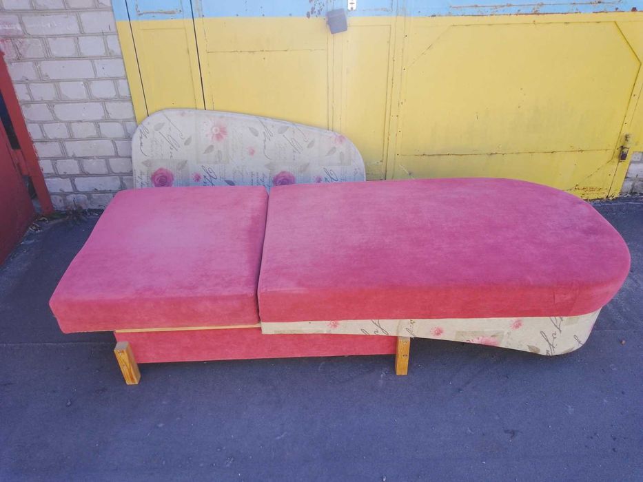 Кровать-кушетка 1 містна. Розмір ліжка 200см*78см, розкладна.