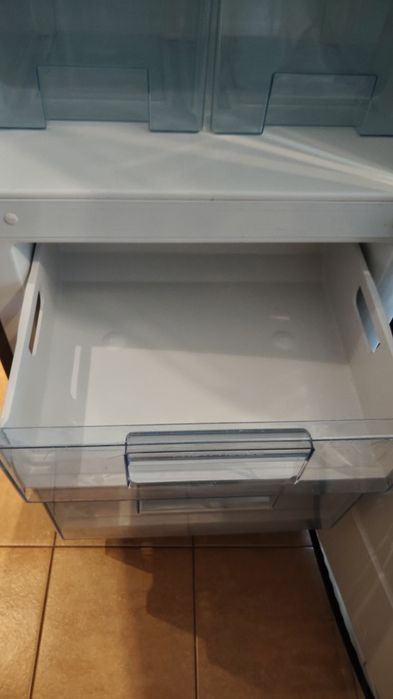 Lodówka chłodziarko-zamrażarka Electrolux ERB34233X