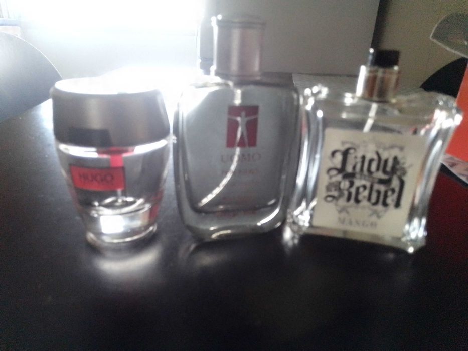 Frascos de perfume vazios