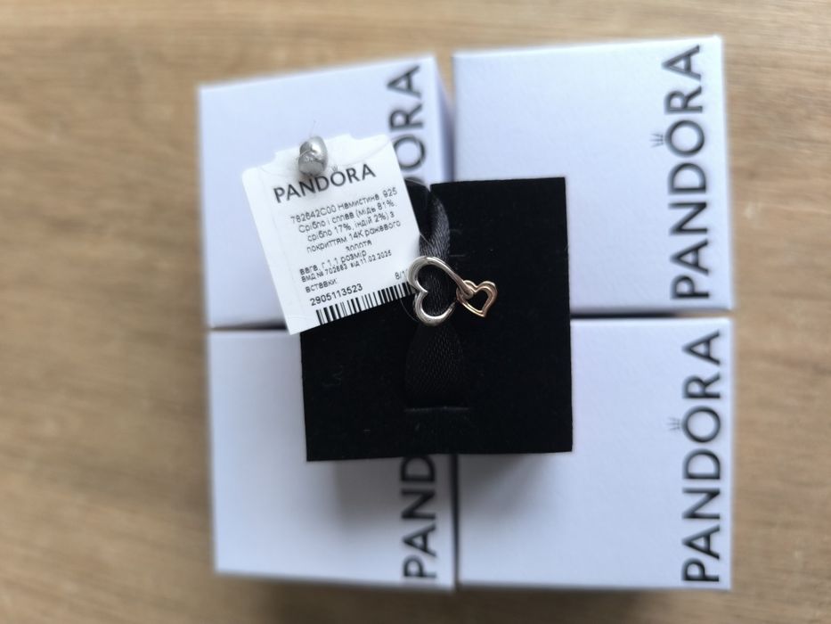 Pandora оригінал намистина "Сім'я -це любов"