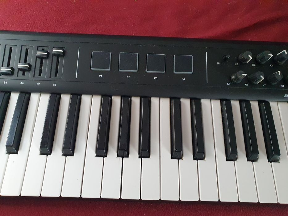 Klawiatura sterująca MIDI/ USB Alesis QX61