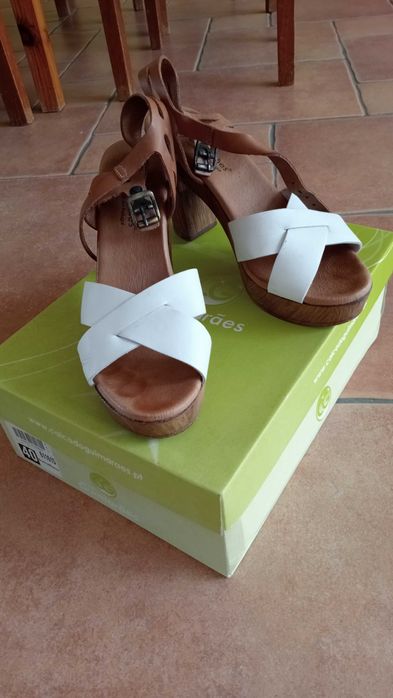 sandálias brancas salto plataforma