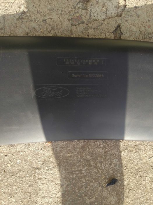 Спойлер багажника Ford
