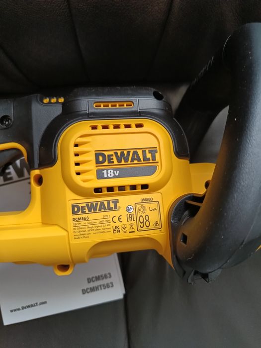 Кущеріз DeWalt DCM563PB