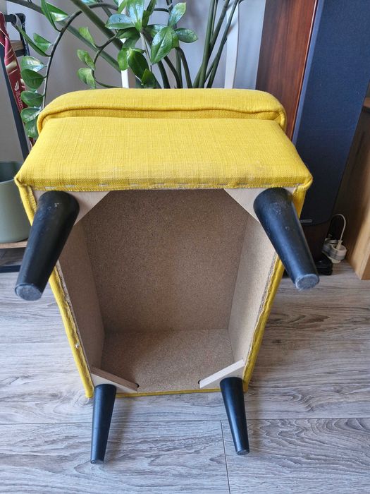 Pufa, podnóżek Ikea Strandom żółty
