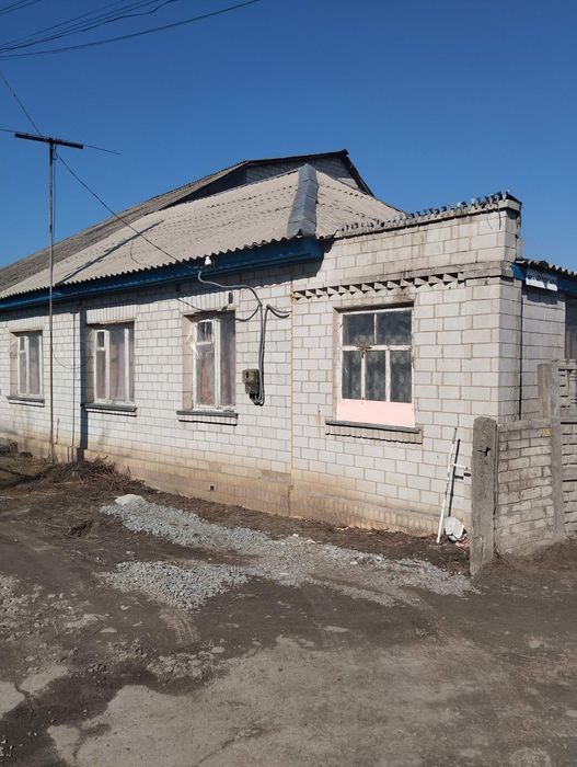 Продам 1/2будинку можна під програми та земельну ділянку 7сот.в Броварах.