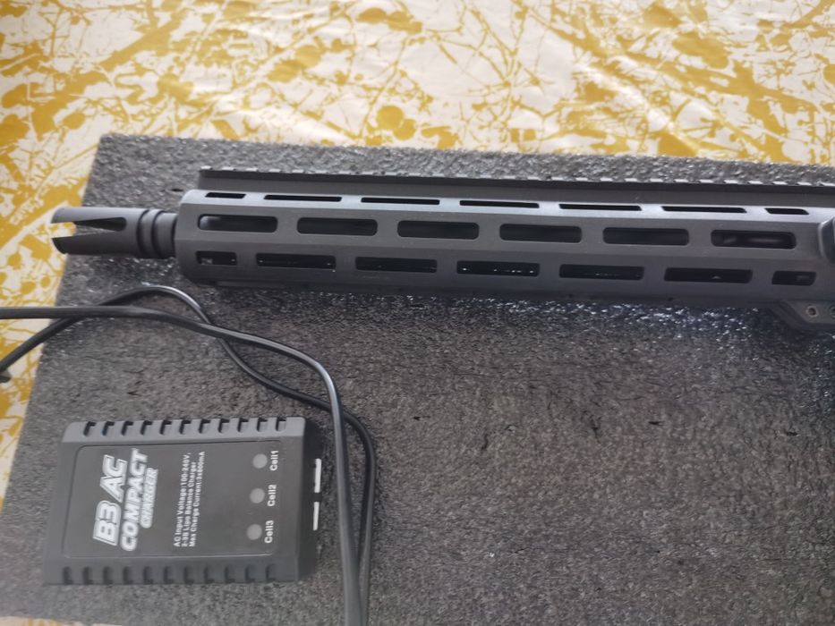 Arma airsoft M4 nova