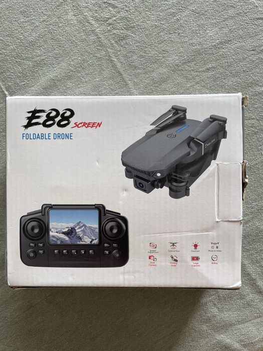 Drone E88 Foldable with Screen441727713291816960