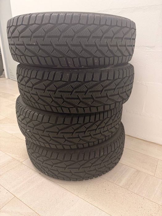 4 Pneus de Inverno Kormoran Snow 205/60 R16 92H – Muito Bom Estado