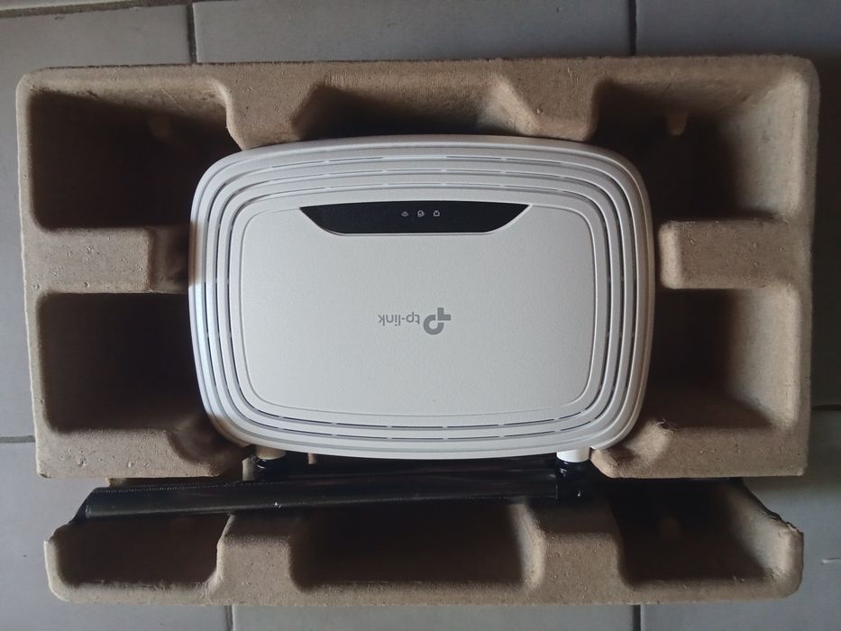 Tp-Link WR841N router64741087634050123