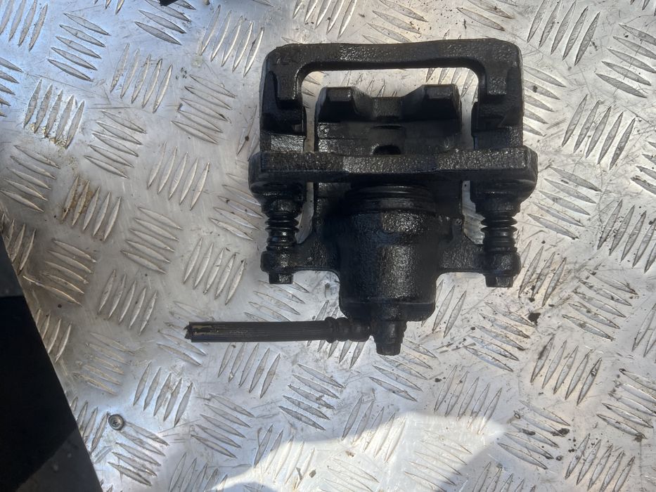 Задний суппорт Мазда сх7 mazda cx7 год 08