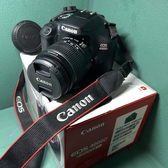 Продаю Canon 4000D з обʼєктивом  18-55 DC III