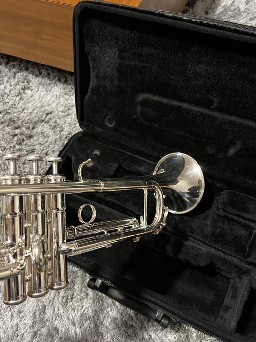 Trompete Yamaha YTR4335GII