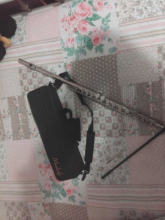 Vendo  flauta transversal Muslady