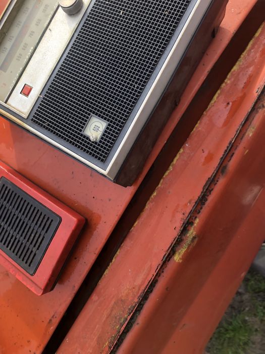 Продам Бабиный магнитофон и кассетный весна