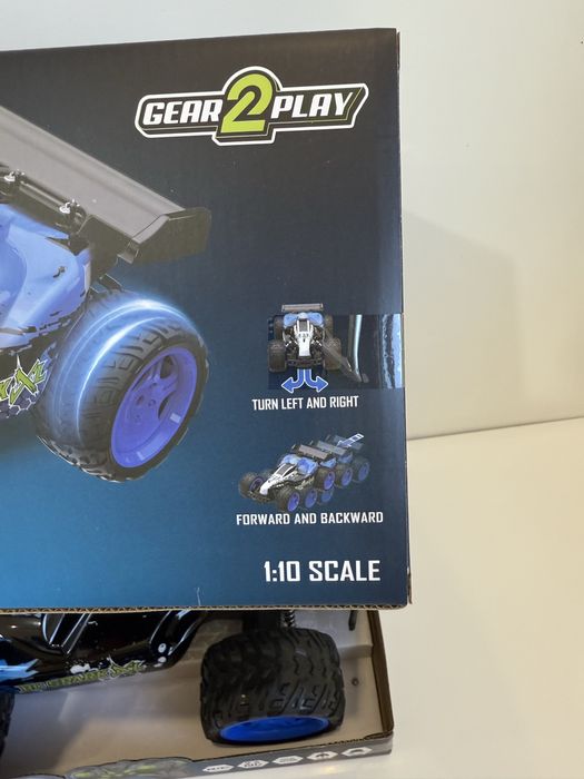 Великий гоночний автомобіль /машинка Gear2Play на пульті