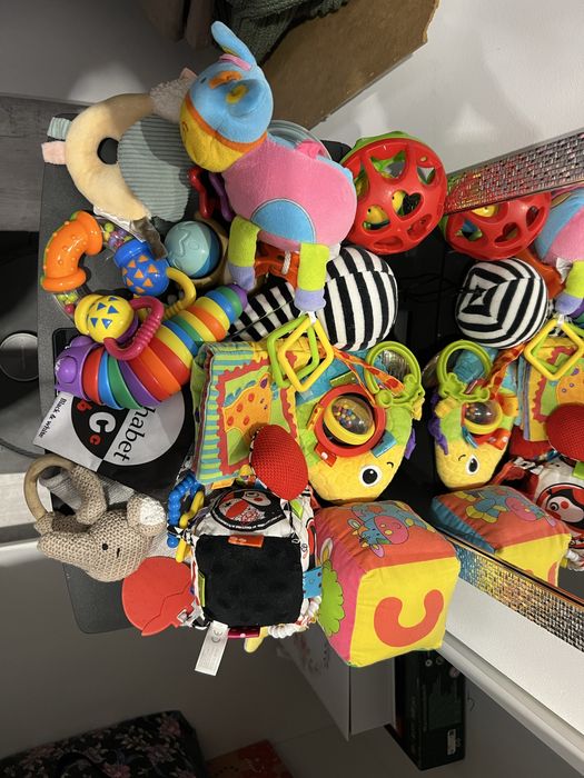 Zestaw zabawek niemowlęcych