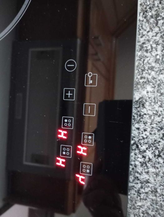 Placa vitrocerâmica Hotpoint Ariston