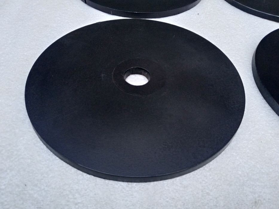 Блины для штанги и или гантели по 4 кг. Отверстие под гриф 28 мм. Гири