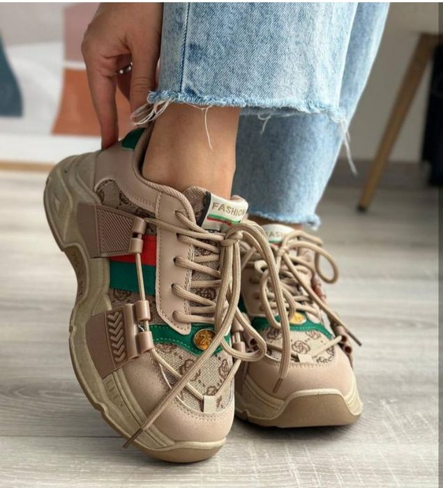 Кросівки теплі ботінки черевики боти