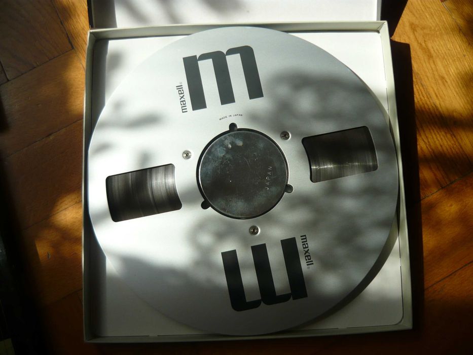 Maxell UD XL aluszzpule z oryginalna tasma i pudelkami