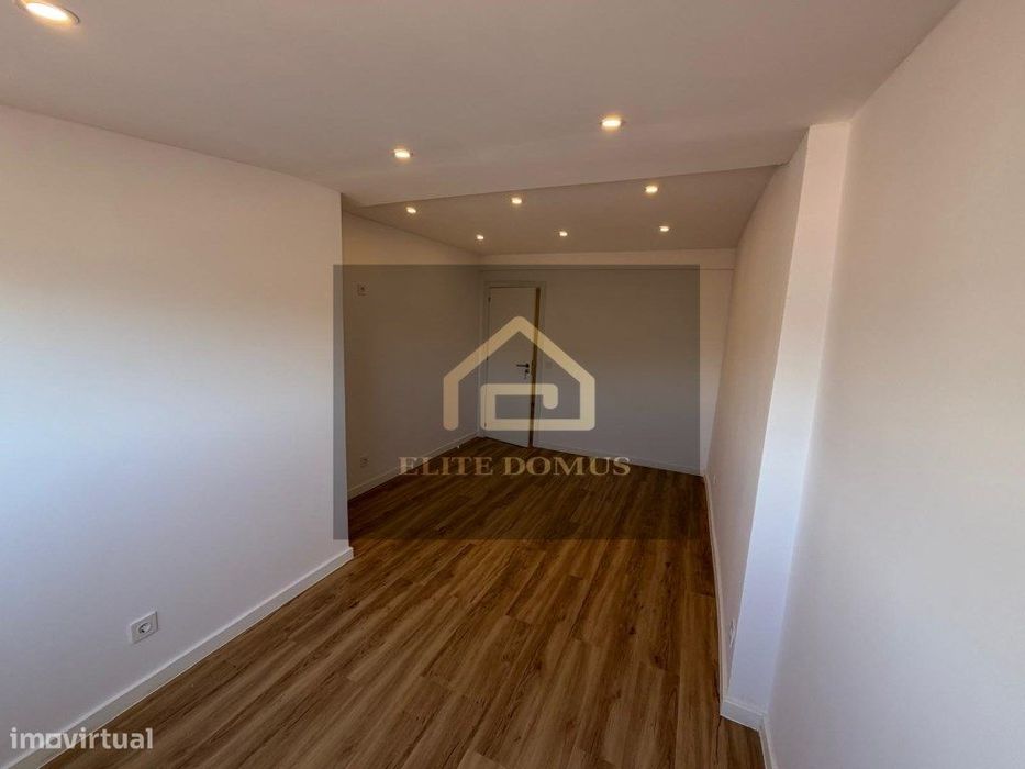 T2 Totalmente Remodelado - Queluz