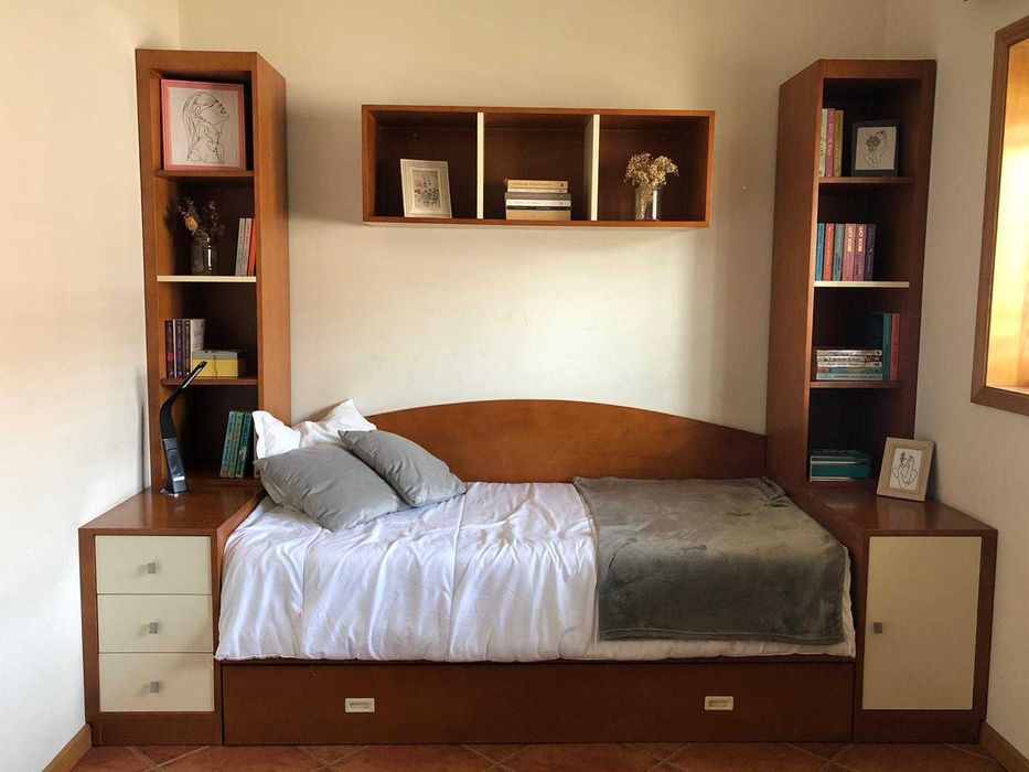 Quarto tipo studio (colchão incluído) em carvalho