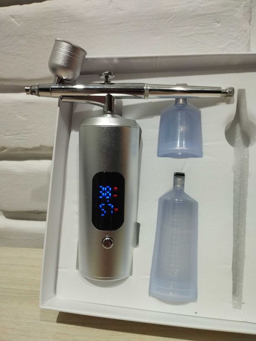 Аэрограф с компрессором , цифровой дисплей, шланг.