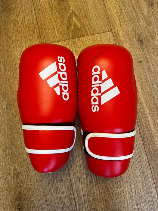 Перчатки для единоборств