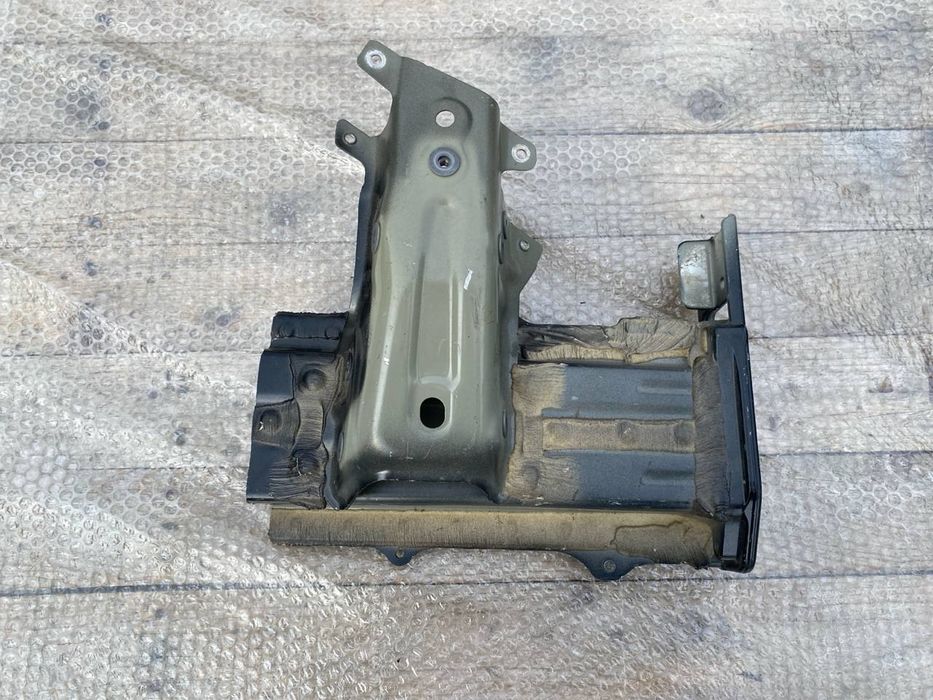 Porschectaycan лонжерон правий 9j1805748,9j1804222y