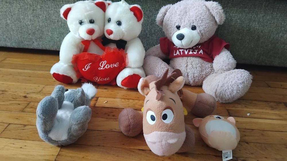 Іграшки м'які.  Звірятка