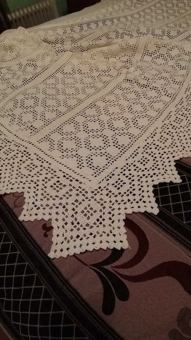 colcha em renda feita á mão