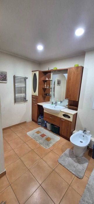 Оренда 3-кімнатної квартири 120 м.кв.біля метро «Палац Україна» Антоновича,122