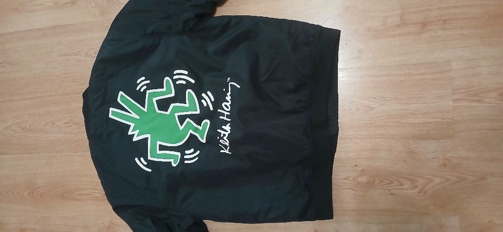 продам куртку h&m чорна