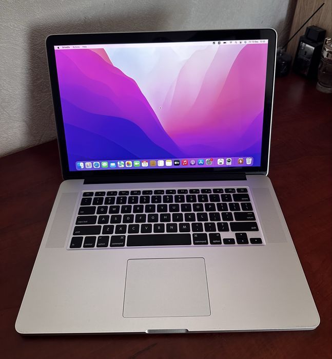MacBook Pro 2015 15 дюймів, 256/16, i7 — гарний стан