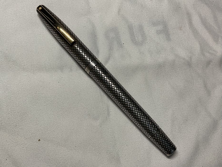 Caneta tinteiro em prata da Sheaffer