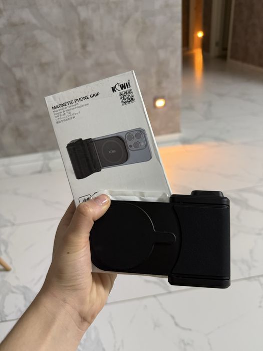 магнітна ручка-тримач для телефону бренду Kowi